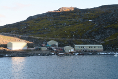 Signy-and-seal-fence
